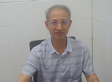 陳岳南 化學(xué)高級教師
